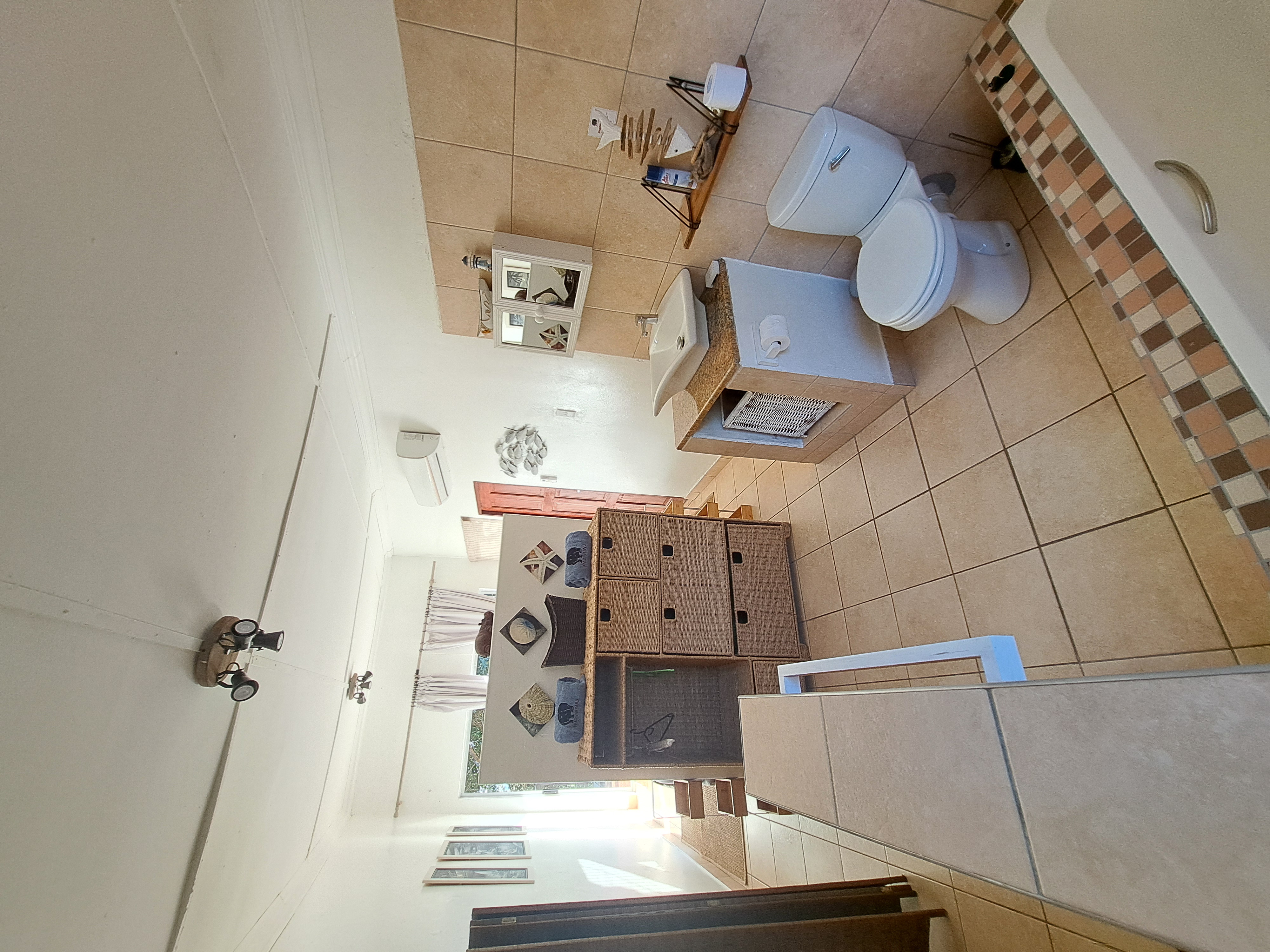 Honeymoon-Suite full bathroom